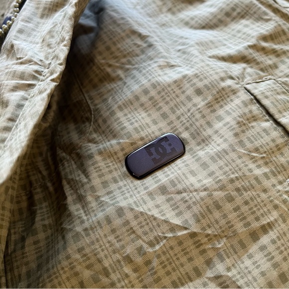 DC Snowboard Jacket, Faux Fur Hood, Green, XL - Picture 2 of 15